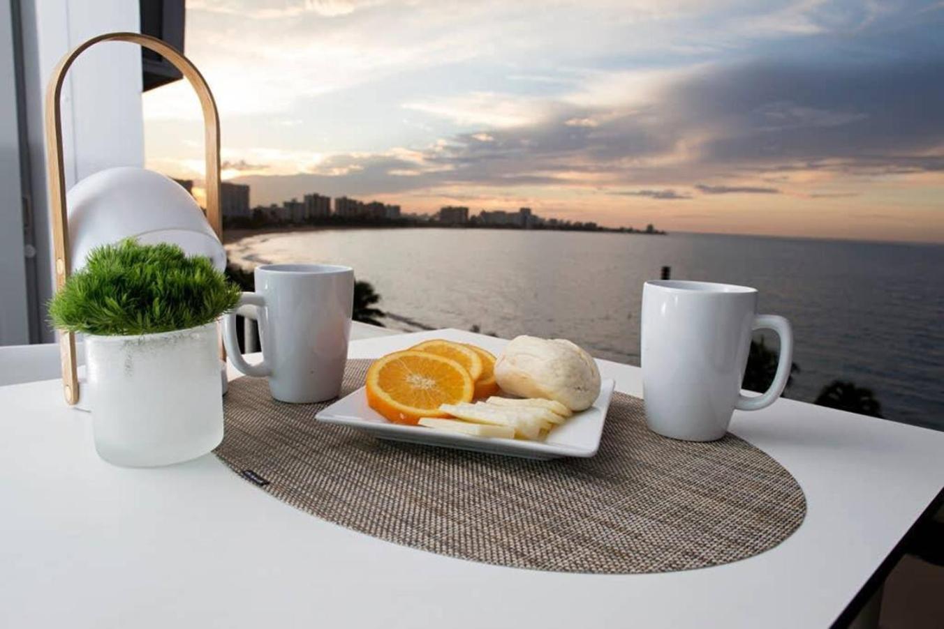 Pr Rentals Beach Front Penthouse A 604 Сан Хуан Екстериор снимка